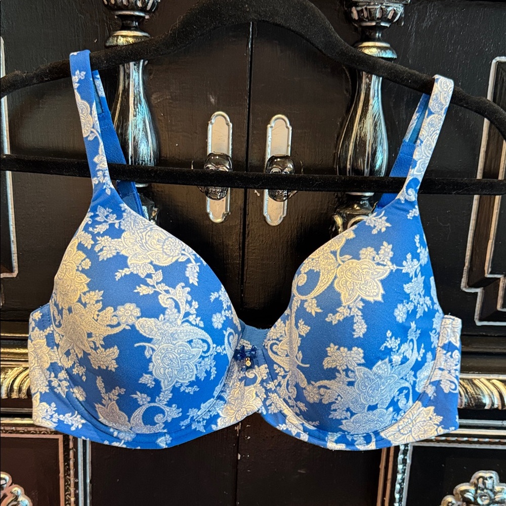 Soma embraceable full cover Blue and White Floral Bra NWOT 38D